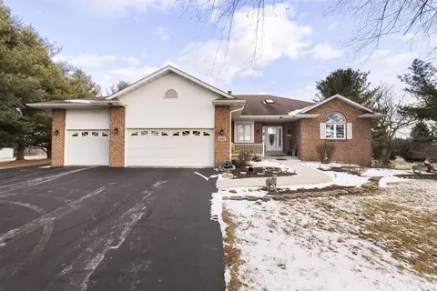 8307 N Pheasant Trl, Stillman Valley, IL 61084