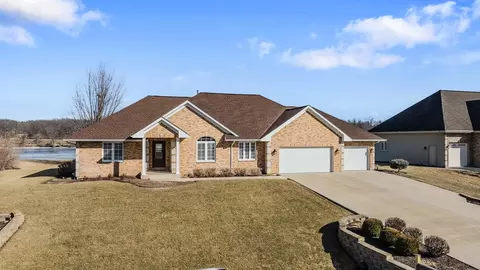 5170 E Ashelford Dr, Byron, IL 61010 photo 1