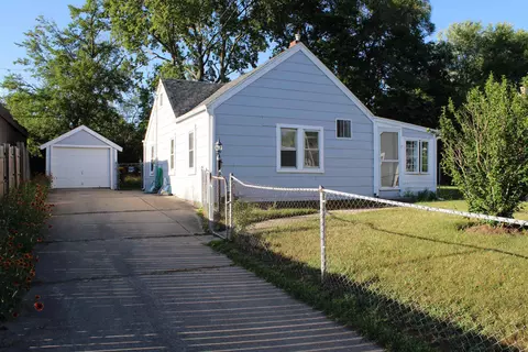 424 Brooke Rd, Rockford, IL 61109