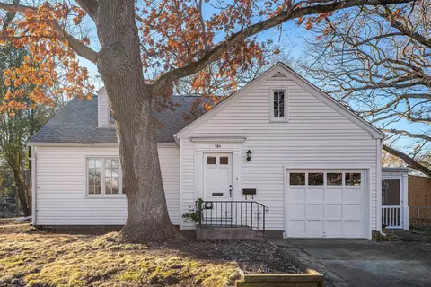 906 D St, Rockford, IL 61107