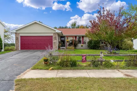230 Sundance Trl, Capron, IL 61012