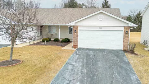 6326 Oak Crest Ln, Loves Park, IL 61111