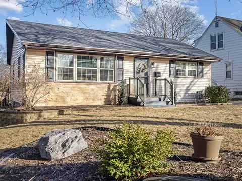 1343 S Burchard Ave, Freeport, IL 61032