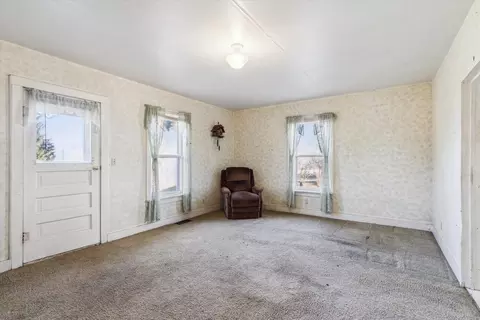 904 E Webb St, Davis, IL 61019 photo 11
