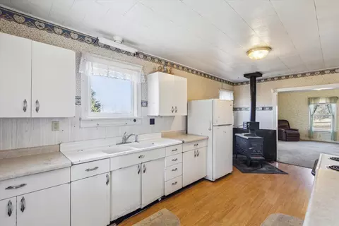 904 E Webb St, Davis, IL 61019 photo 8