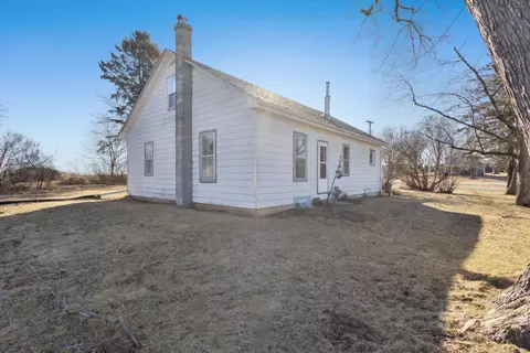 904 E Webb St, Davis, IL 61019 photo 25