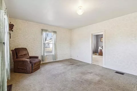 904 E Webb St, Davis, IL 61019 photo 13