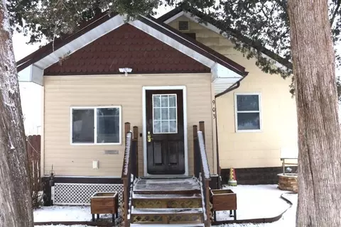903 Avenue J, Sterling, IL 61081