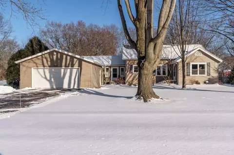 1412 Phelps Ave, Rockford, IL 61108