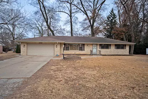 2206 Primrose Trl, Rockford, IL 61108