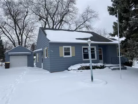 1440 S Burchard Ave, Freeport, IL 61032