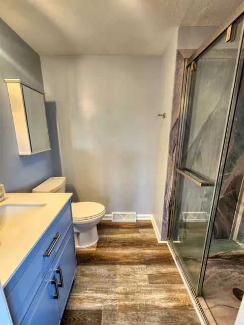 Bath - 1-13 Grandview Dr, Lanark, IL 61046 photo 2 of 4