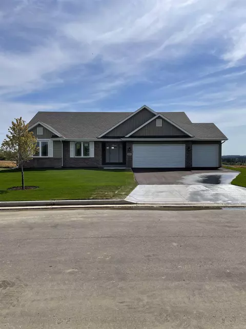 3682 Night Hawk Dr, Beloit, WI 53511