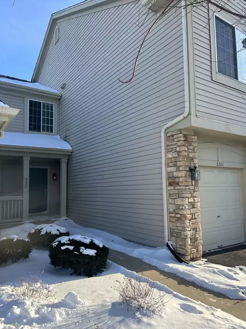 6321 Commonwealth Dr, Rockford, IL 61114