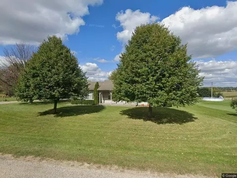 884 Skyline Dr, Freeport, IL 61032