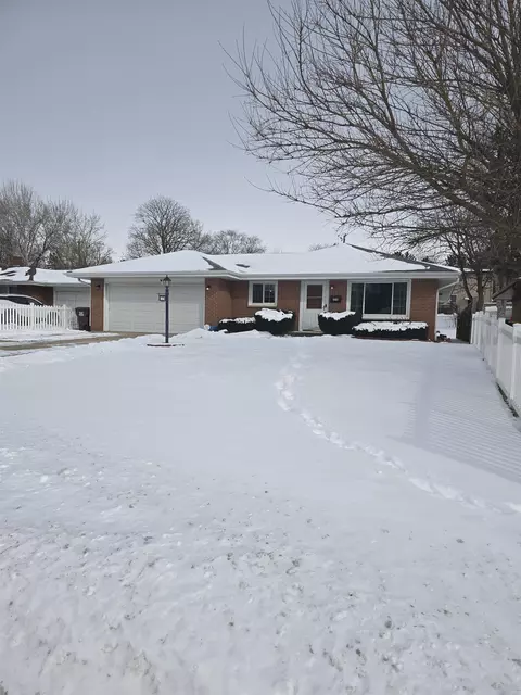1218 E Gate Pkwy, Rockford, IL 61108