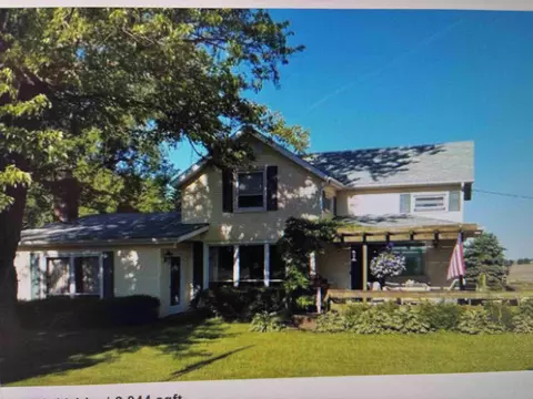 7846 N Waddams, Lena, IL 61048