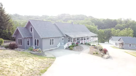 5268 N Elizabeth-scales Mound Rd, Scales Mound, IL 61075