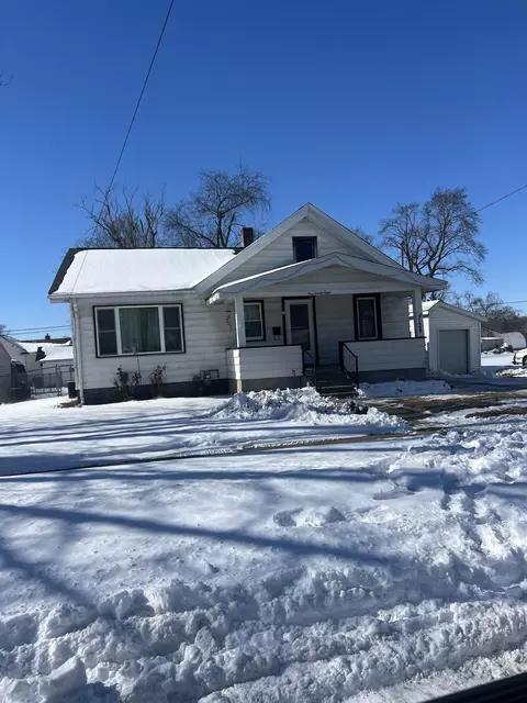 128 S 8th St, South Beloit, IL 61080