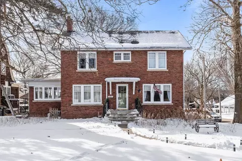 1281 W Stephenson St, Freeport, IL 61032