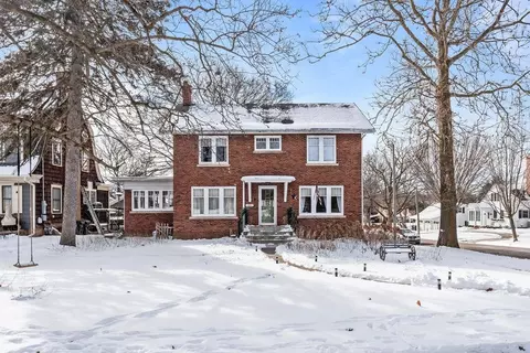 1281 W Stephenson St, Freeport, IL 61032 photo 2