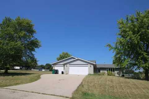 967 Brandy Bend Rd, Roscoe, IL 61073 photo 1