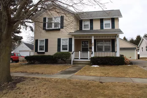 312 S Broad St, Lanark, IL 61046