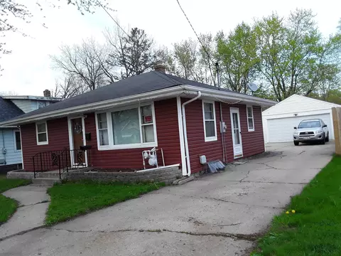 2938 Hanson St, Rockford, IL 61109