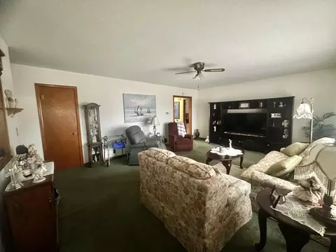 Living - 528 Hill St, Lanark, IL 61046 photo 2 of 3