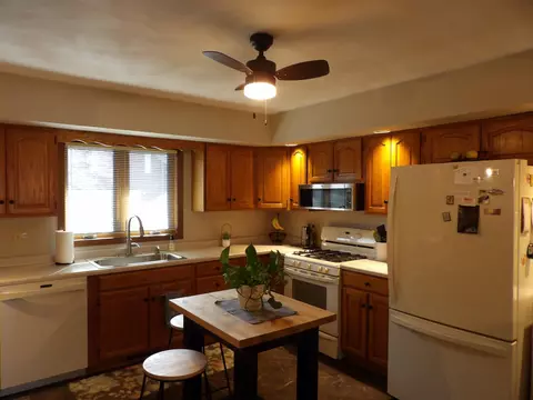 2902 Acorn Dr, Freeport, IL 61032 photo 5