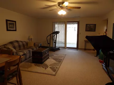 2902 Acorn Dr, Freeport, IL 61032 photo 20