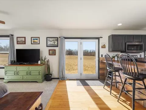 Entry Way - 91141 Melugins Grv, Compton, IL 61318 photo 4 of 6