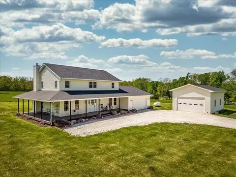 Exterior - 91141 Melugins Grv, Compton, IL 61318 photo 5 of 16