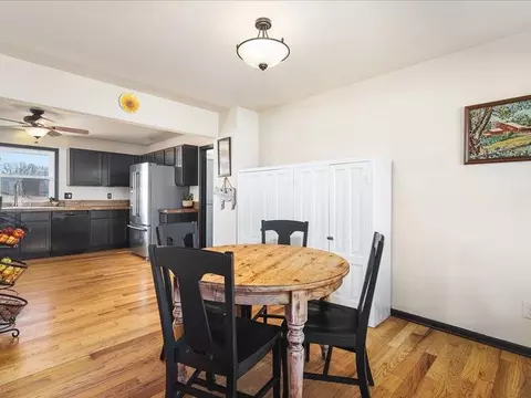Dining - 91141 Melugins Grv, Compton, IL 61318 photo 1 of 2