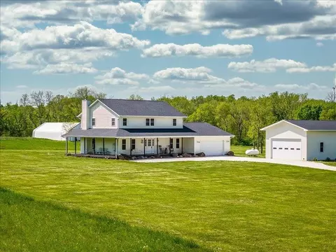91141 Melugins Grv, Compton, IL 61318