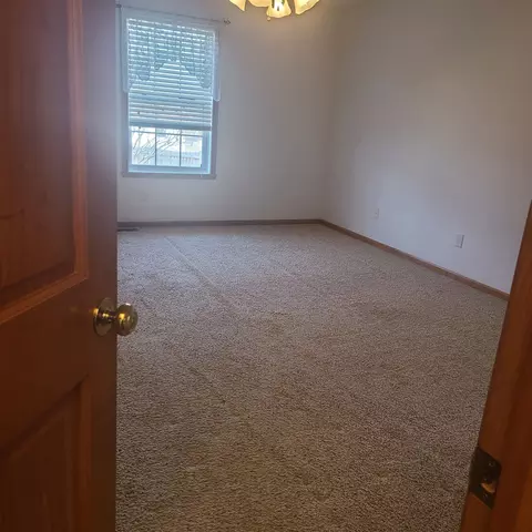 Bedroom - 623 Ballymore Rd, Roscoe, IL 61073 photo 3 of 4