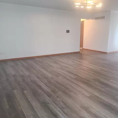 Living - 623 Ballymore Rd, Roscoe, IL 61073 photo 2 of 2