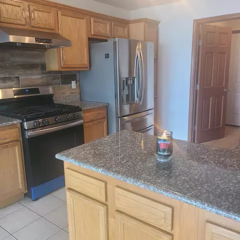 Kitchen - 623 Ballymore Rd, Roscoe, IL 61073 photo 3 of 3