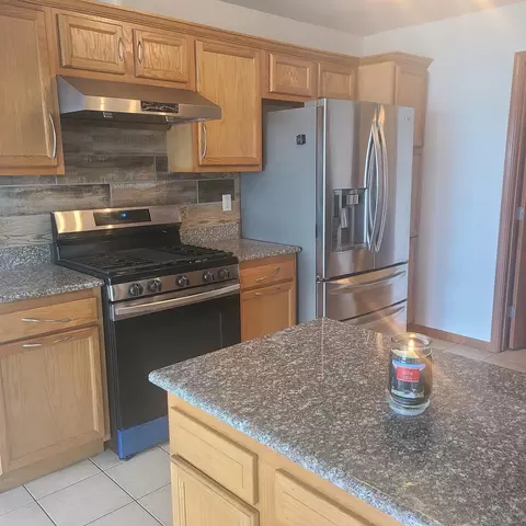 Kitchen - 623 Ballymore Rd, Roscoe, IL 61073 photo 1 of 3