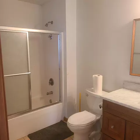 Bath - 623 Ballymore Rd, Roscoe, IL 61073 photo 1 of 4