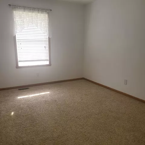 Bedroom - 623 Ballymore Rd, Roscoe, IL 61073 photo 2 of 4