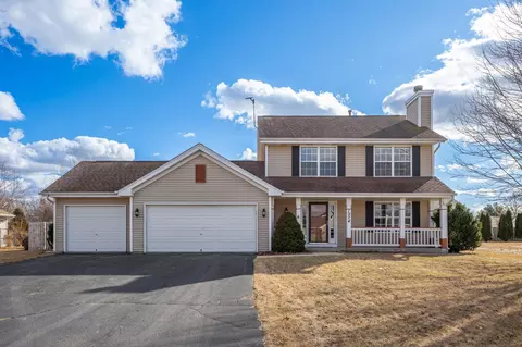 1974 Sunrise Dr, Rockton, IL 61072