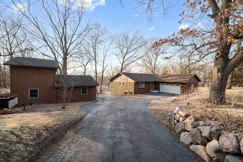 10320 Atwood Rd, Roscoe, IL 61073