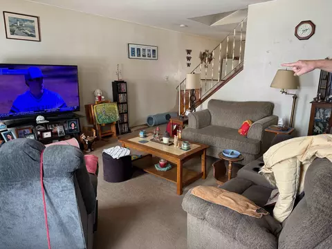 1008 1010 E 5th St, Belvidere, IL 61008 photo 2