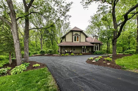 6 Bittersweet Ct, Galena, IL 61036