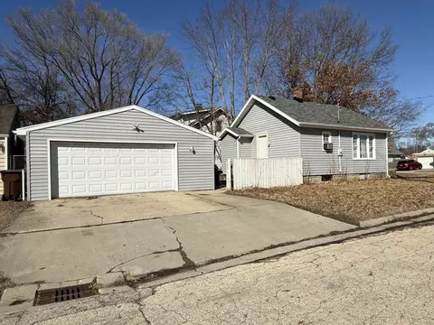 251 Grand Blvd, Loves Park, IL 61111