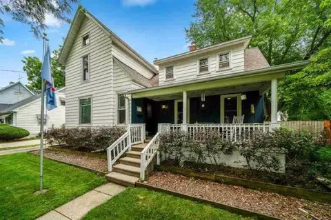 505 S 6th St, Oregon, IL 61061