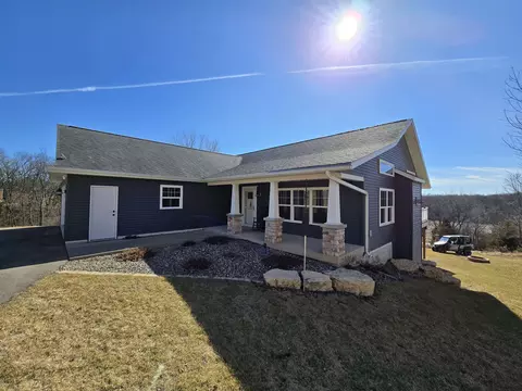 14 A55 Pilot Point Ln, Apple River, IL 61001