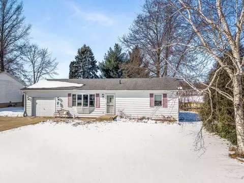 13 Pleasant St, German Valley, IL 61039