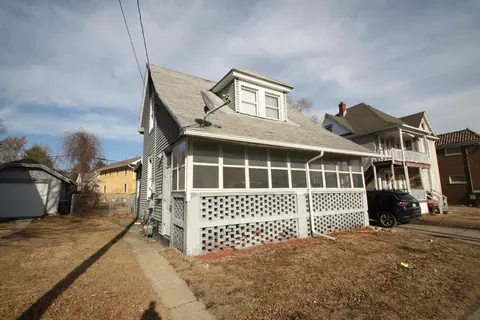 1904 Charles St, Rockford, IL 61104